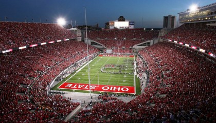 开云电竞平台-“0胜大队”高薪低效陷低迷引争议——职业足球的迷局与未来探索