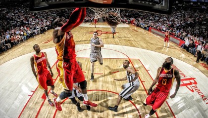 开云电竞中国-被全网嘲过的她，如今是张之臻的“精神灯塔”